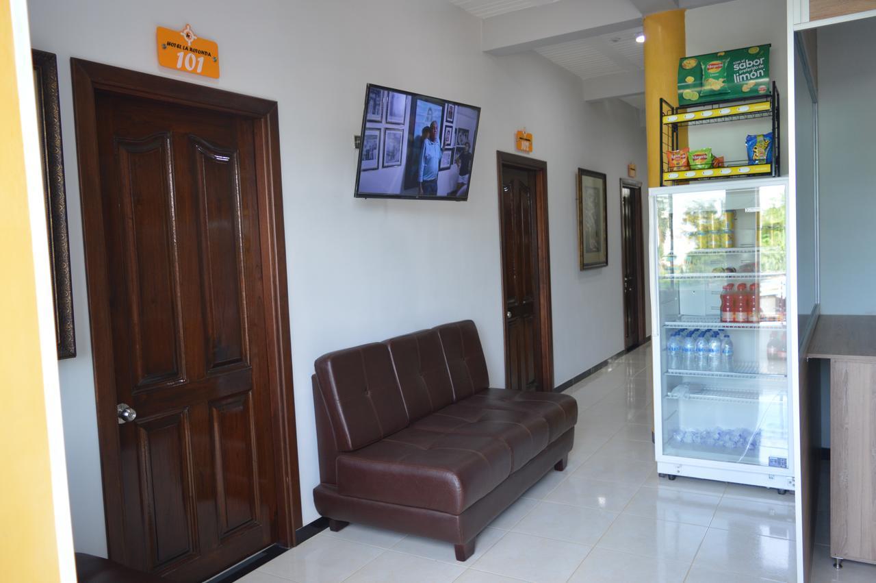 Hotel La Rotonda Caucasia Εξωτερικό φωτογραφία